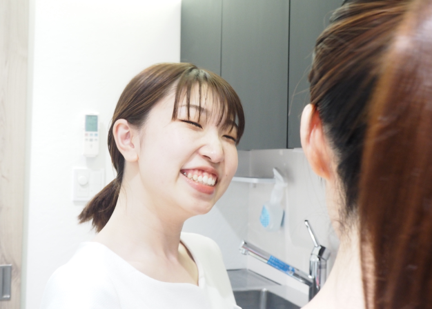 女性歯科衛生士スタッフの笑顔